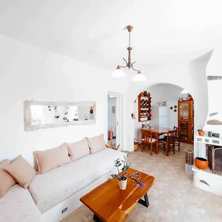 Ormos House *